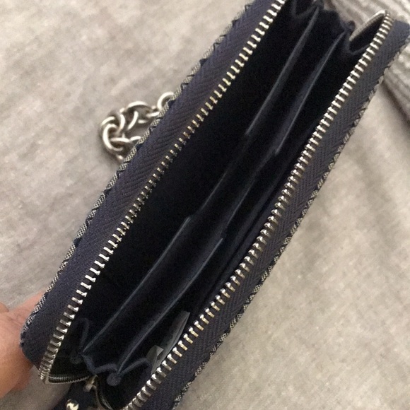 Tommy Hilfiger wallet/clutch - Picture 6 of 7